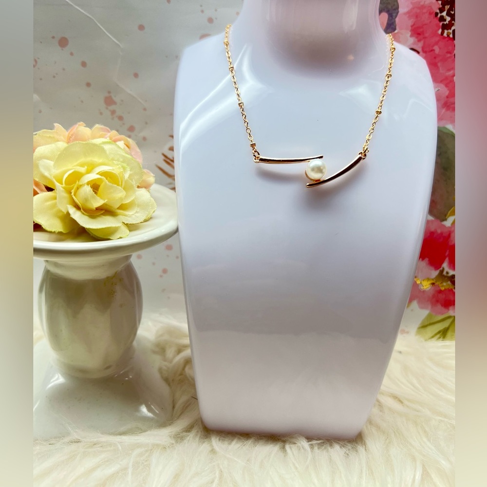 Fine Jewelry Women’s Pearl Necklace (Gold plate) (Silver Tone) - Picture 4 of 8